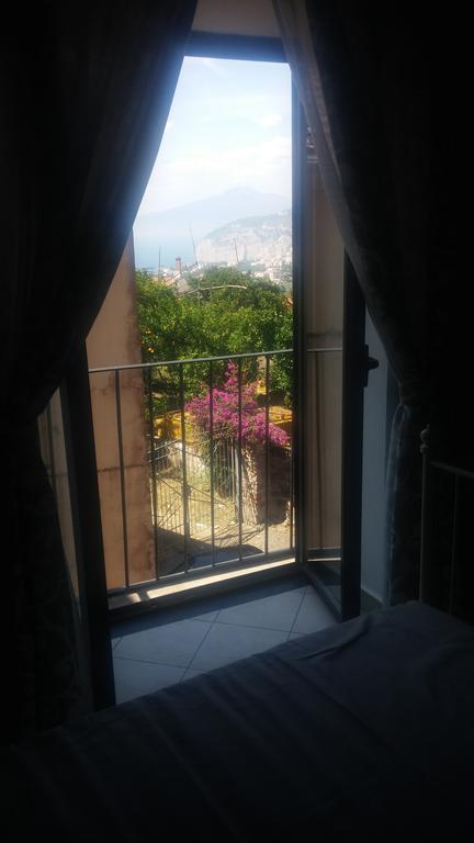 Patrizia Casa Vacanze Sant'Agnello Bilik gambar